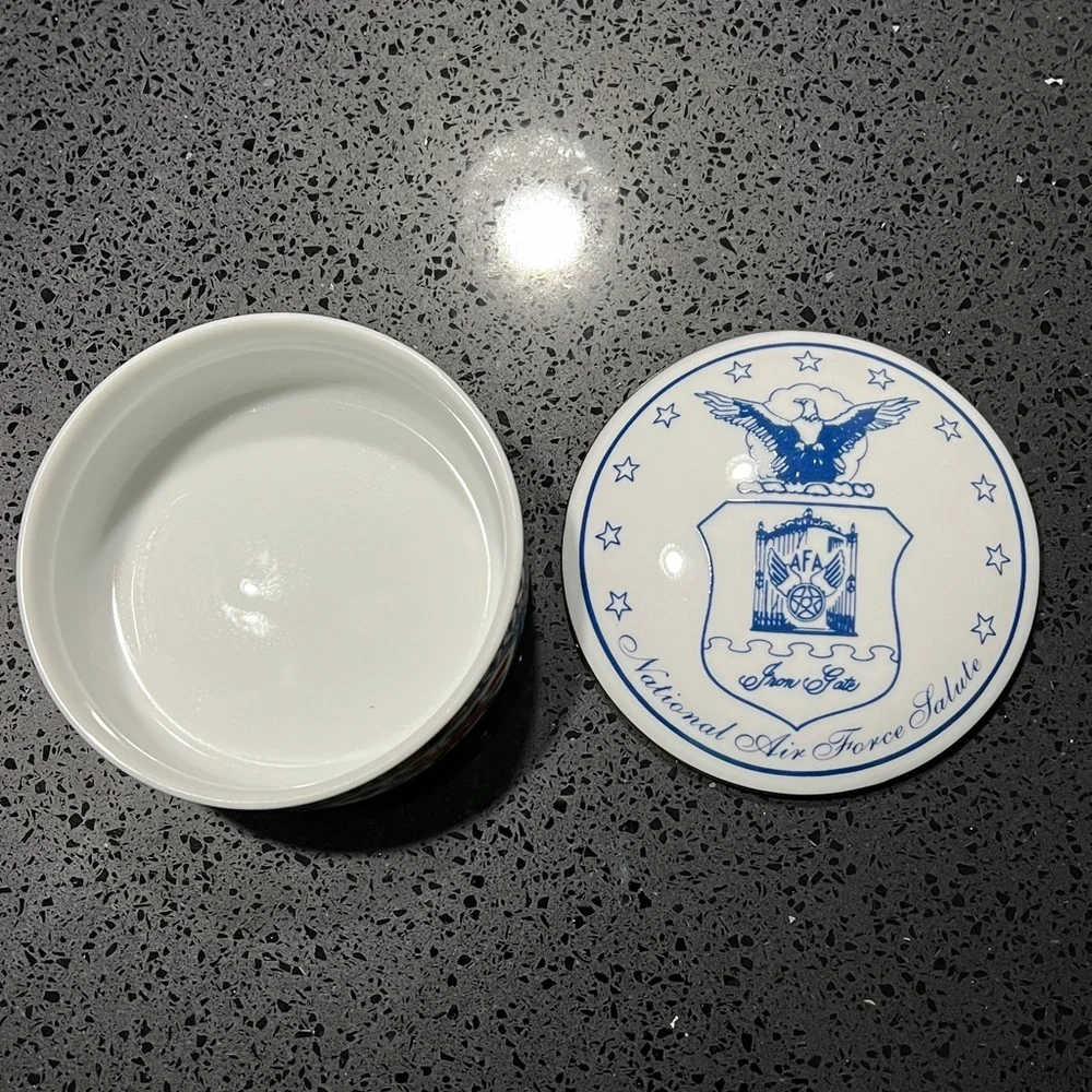 National Air Force salute trinket box‎